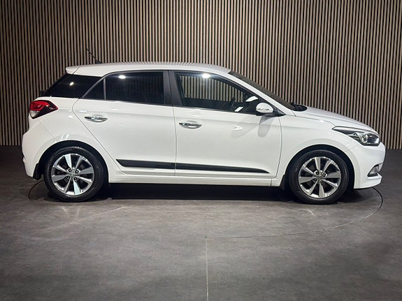 Hyundai i20 3 of 26