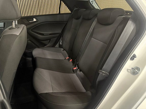 Hyundai i20 16 of 26