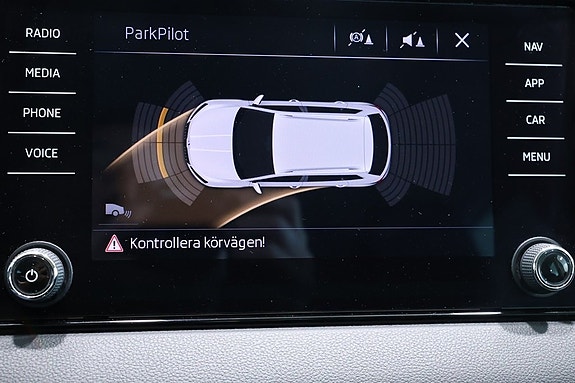 Skoda Karoq 16 of 21