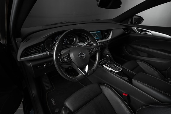 Opel Insignia 8 of 28