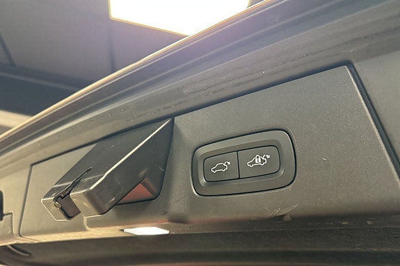 Volvo V90 28 of 30