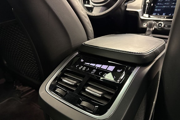 Volvo V90 23 of 30