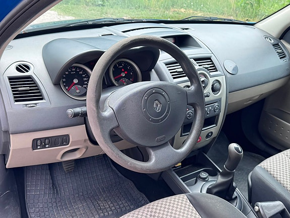 Renault Megane II 9 of 11