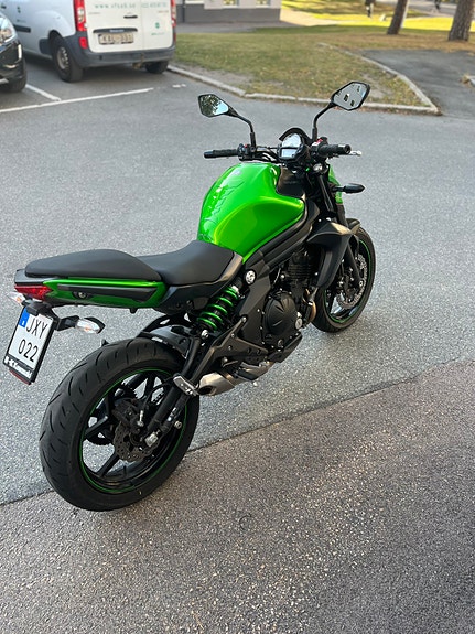 Kawasaki Ninja ER-6n 3 of 8