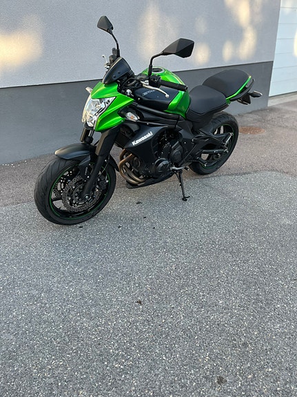 Kawasaki Ninja ER-6n 2 of 8