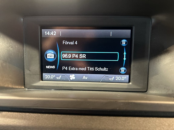 Volvo V70 11 of 19