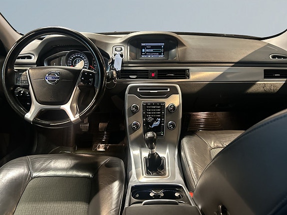 Volvo V70 8 of 19