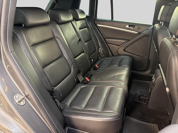 Volkswagen Tiguan 14 of 25