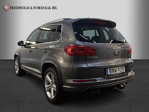 Volkswagen Tiguan 3 of 25