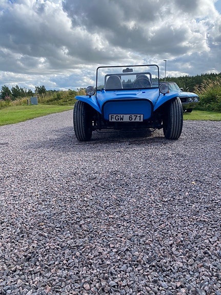Volkswagen 1500 2 of 5
