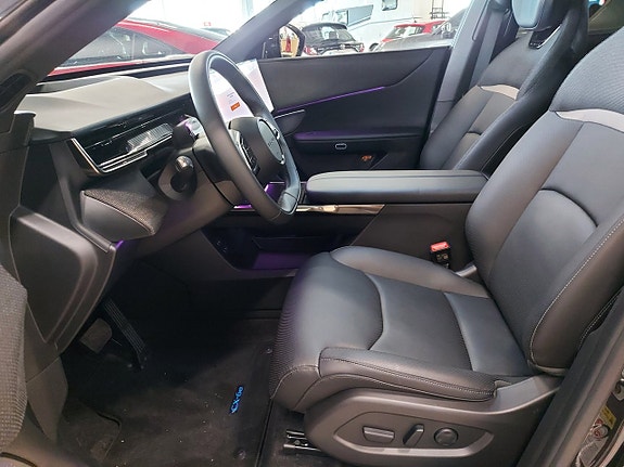 Mazda CX-6e 13 of 17