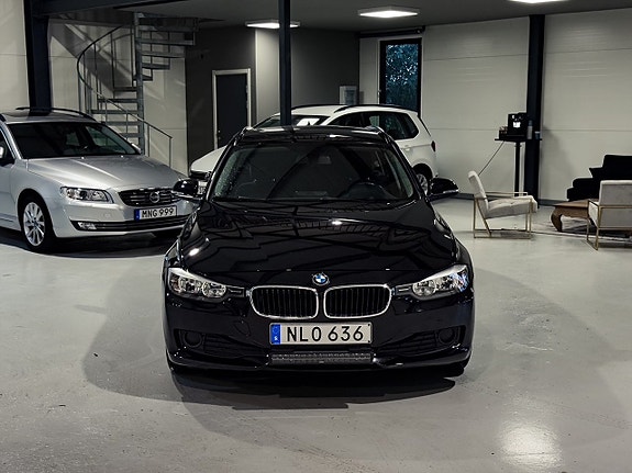 BMW 320 3 of 19