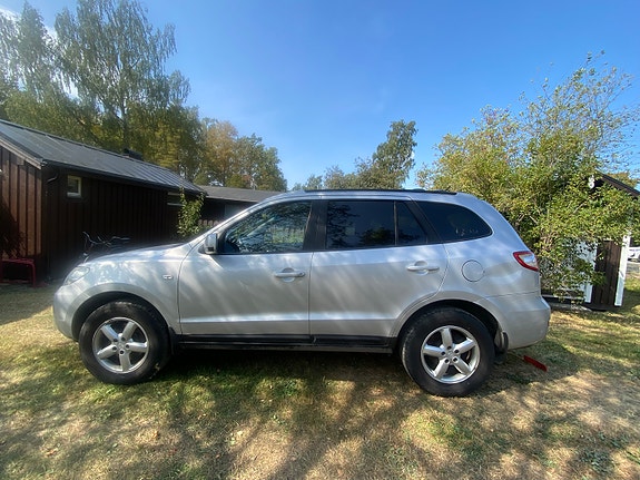 Hyundai Santa Fe 2 of 9