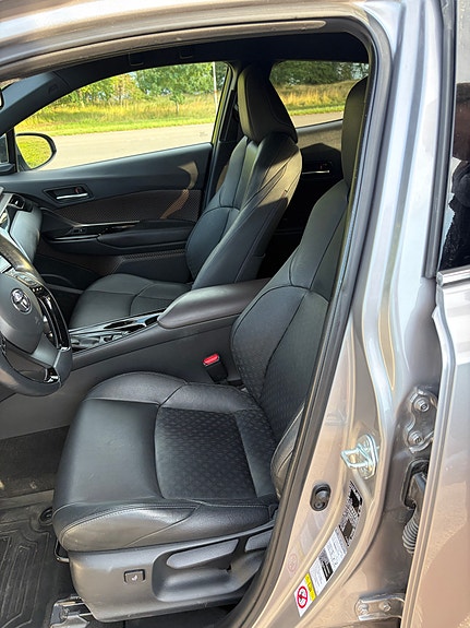 Toyota C-HR 7 of 8