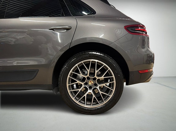 Porsche Macan S 6 of 21