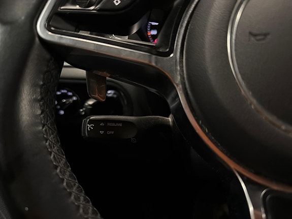 Porsche Macan S 16 of 21