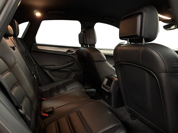 Porsche Macan S 11 of 21