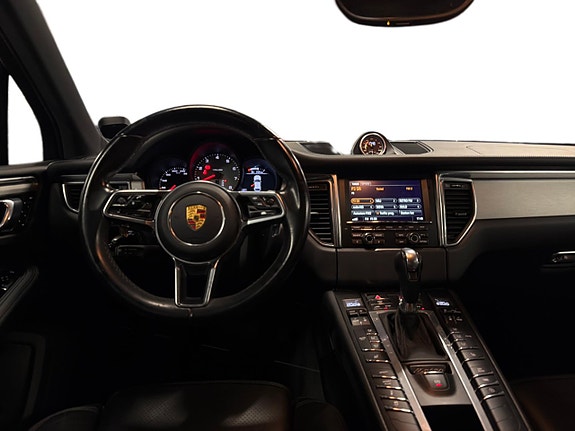 Porsche Macan S 12 of 21