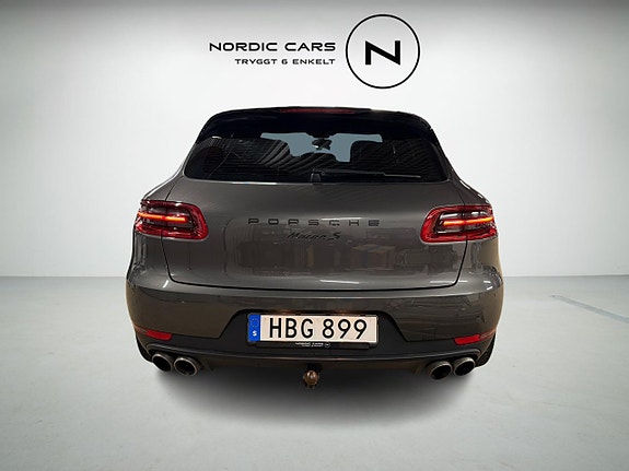 Porsche Macan S 3 of 21