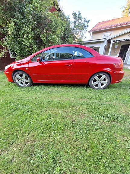 Peugeot 307 CC 4 of 10