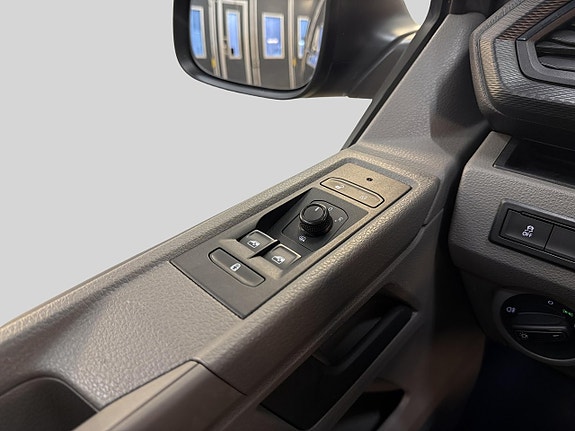 Volkswagen Caravelle 17 of 23