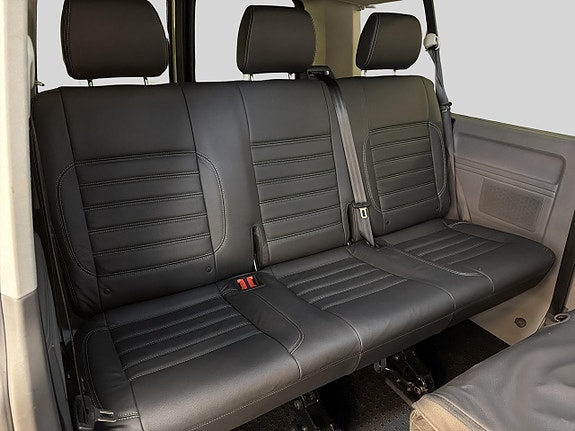 Volkswagen Caravelle 14 of 23