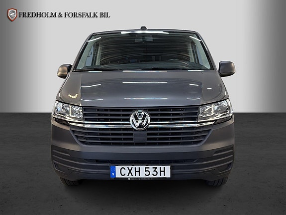 Volkswagen Caravelle 7 of 23