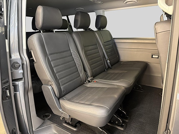 Volkswagen Caravelle 13 of 23