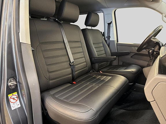 Volkswagen Caravelle 10 of 23