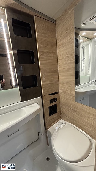 Knaus Van TI Plus Platinum Selection 650 MEG 12 of 14