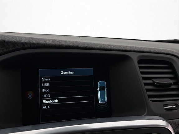 Volvo V60 Cross Country 19 of 30