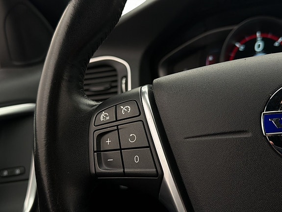 Volvo V60 Cross Country 15 of 30