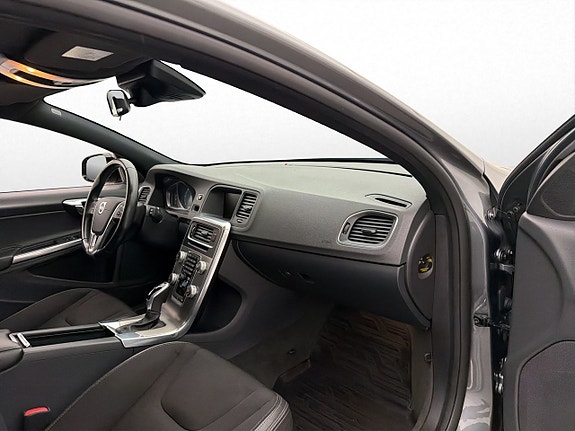 Volvo V60 Cross Country 26 of 30