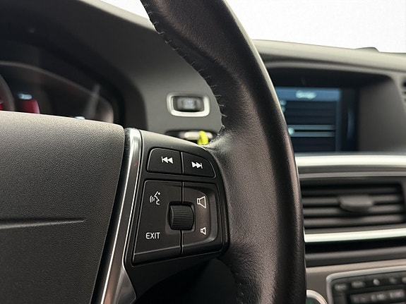 Volvo V60 Cross Country 17 of 30