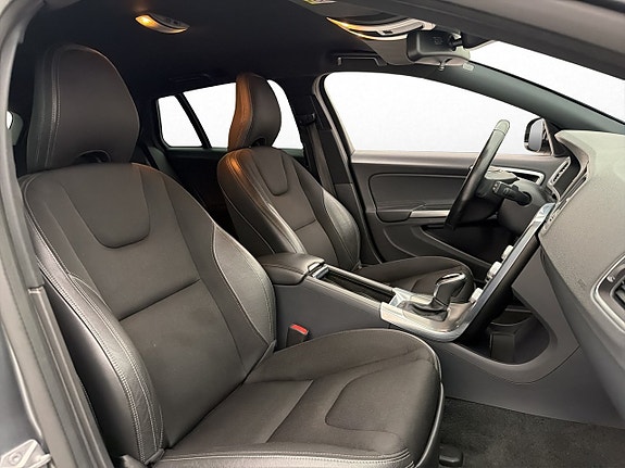 Volvo V60 Cross Country 25 of 30