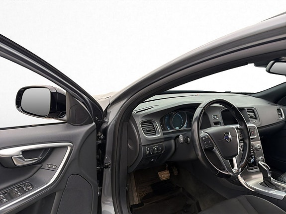 Volvo V60 Cross Country 11 of 30