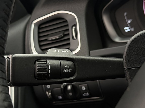 Volvo V60 Cross Country 14 of 30