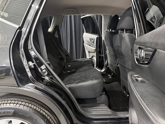 Nissan X-Trail 12 of 28
