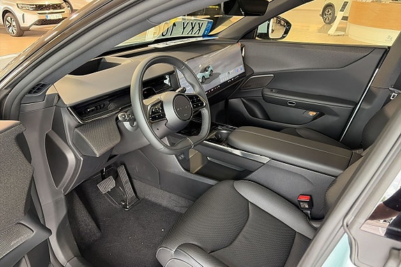 Mazda CX-6e 7 of 10