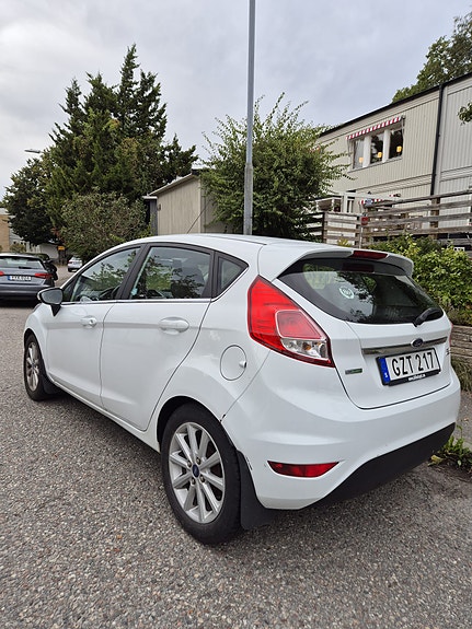 Ford Fiesta 4 of 7