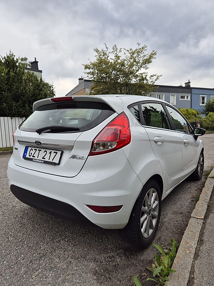 Ford Fiesta 5 of 7
