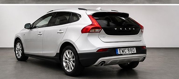 Volvo V40 Cross Country 5 of 6