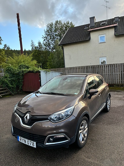 Renault Captur 2 of 10