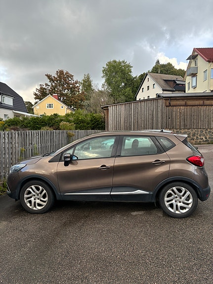 Renault Captur 3 of 10