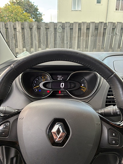 Renault Captur 5 of 10
