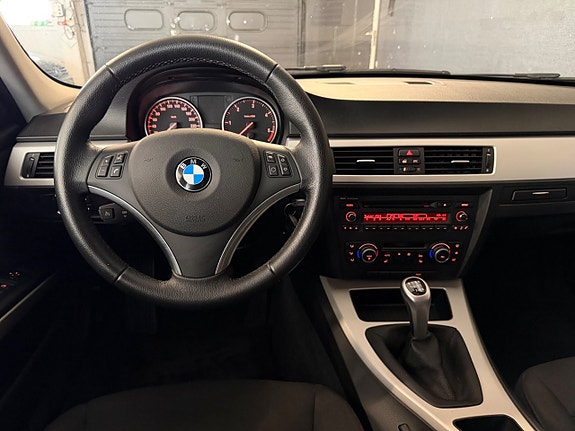 BMW 318d 16 of 20