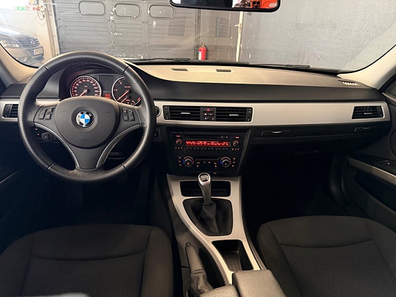 BMW 318d 15 of 20