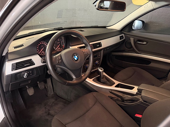 BMW 318d 12 of 20