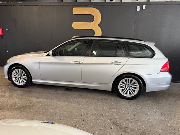 BMW 318d 2 of 20
