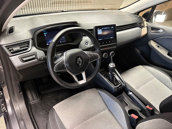 Renault Clio 7 of 15
